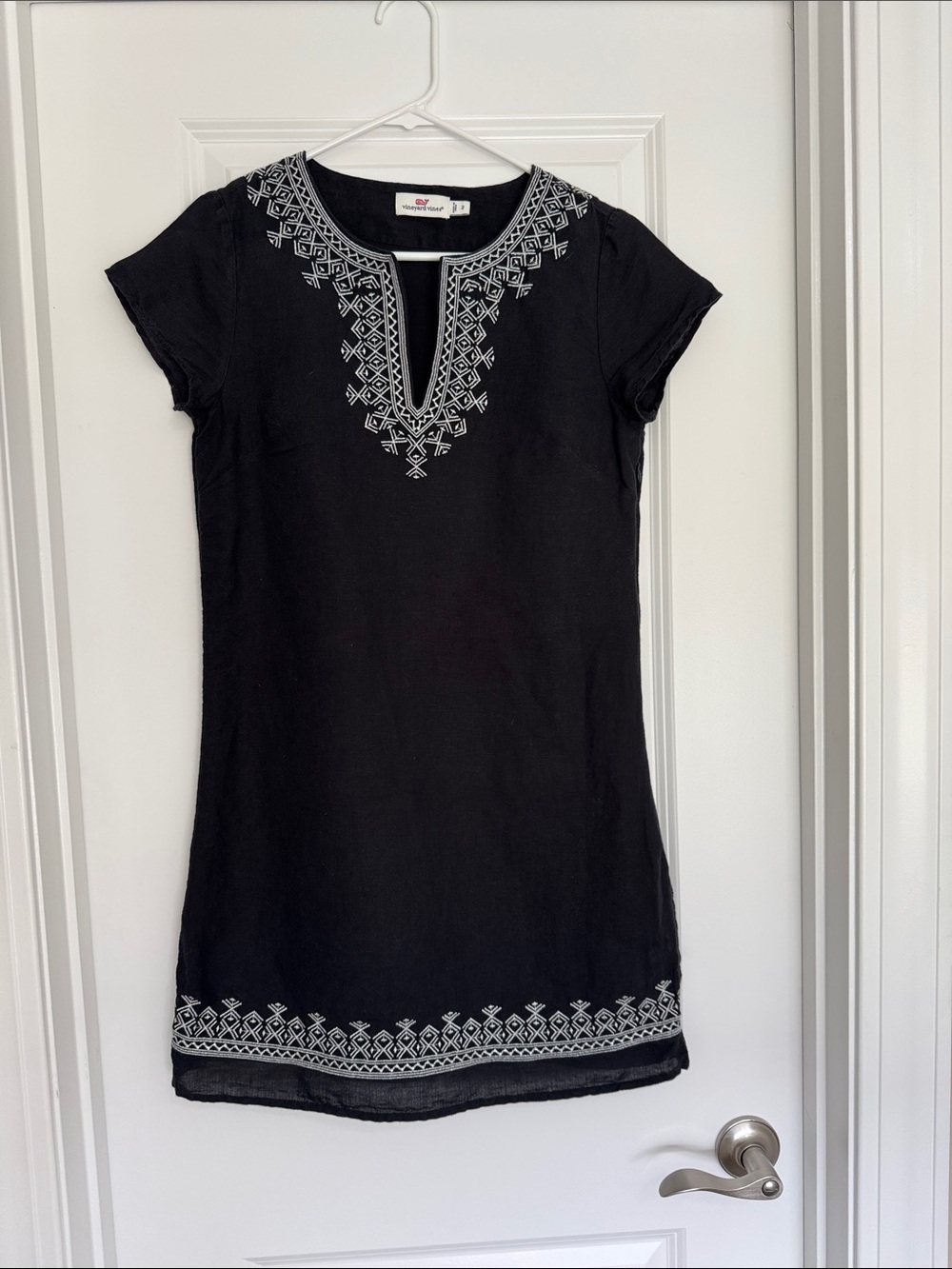 Vineyard Vines Black Short Sleeve Embroidered Tunic Dress
